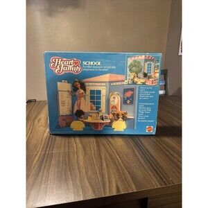 VTG 1988 Mattel The Heart Family School Playset Complete with Instructions
